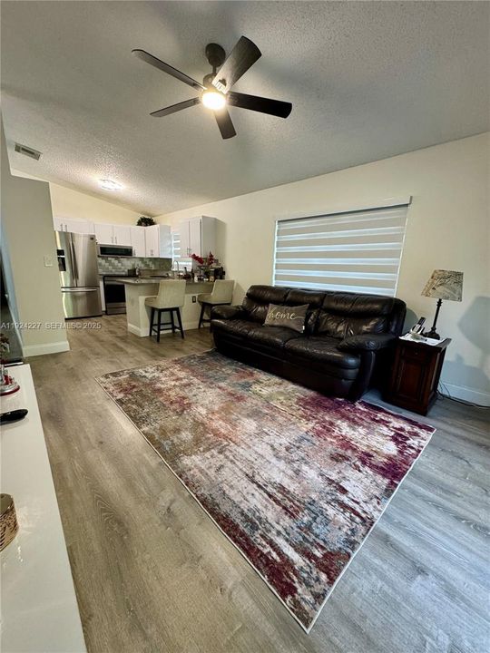 For Rent: $3,900 (4 beds, 2 baths, 1510 Square Feet)