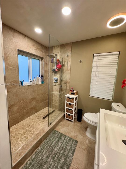 For Rent: $3,900 (4 beds, 2 baths, 1510 Square Feet)