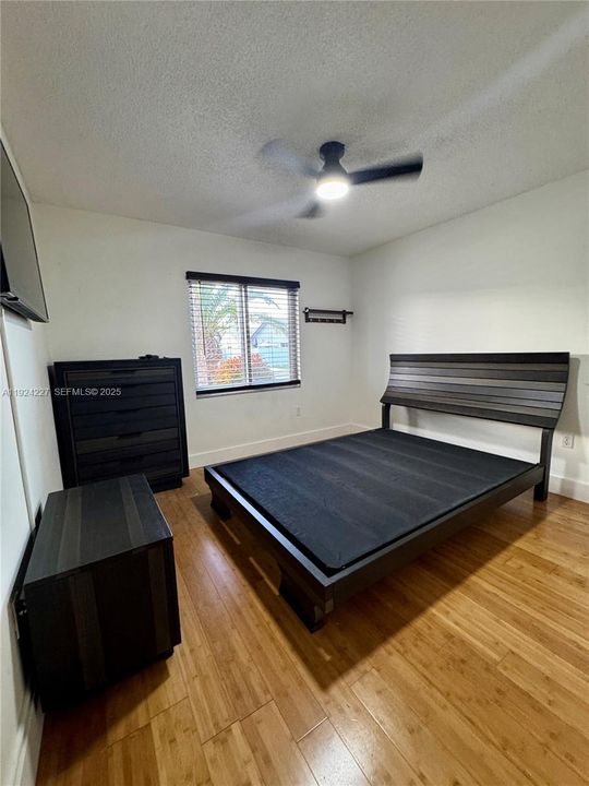 For Rent: $3,900 (4 beds, 2 baths, 1510 Square Feet)