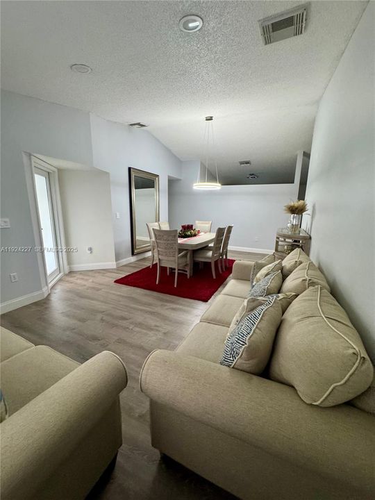 For Rent: $3,900 (4 beds, 2 baths, 1510 Square Feet)