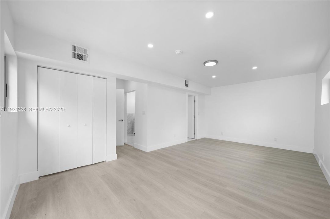 В аренду: $3,990 (6 спален, 3 ванн, 2329 Квадратных фут)