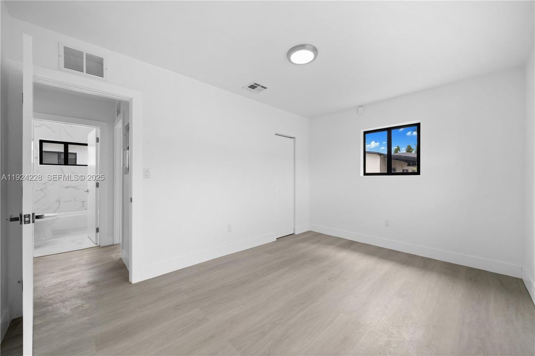 В аренду: $3,990 (6 спален, 3 ванн, 2329 Квадратных фут)