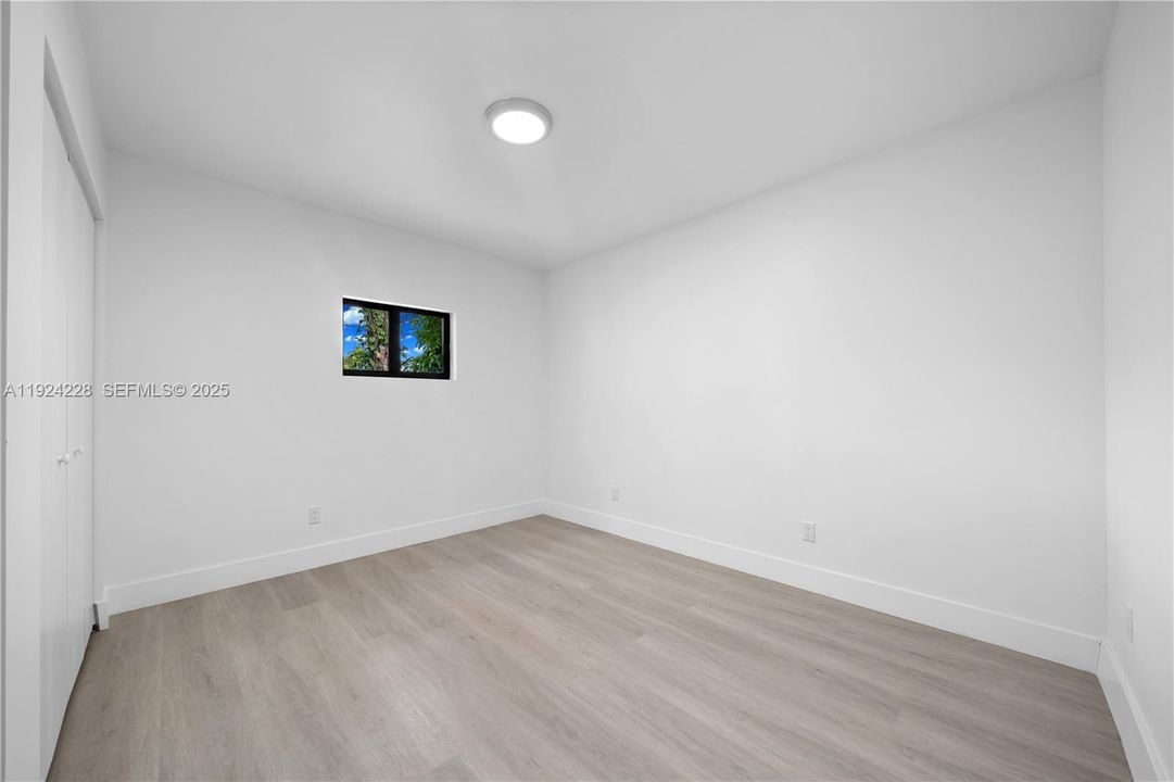 В аренду: $3,990 (6 спален, 3 ванн, 2329 Квадратных фут)