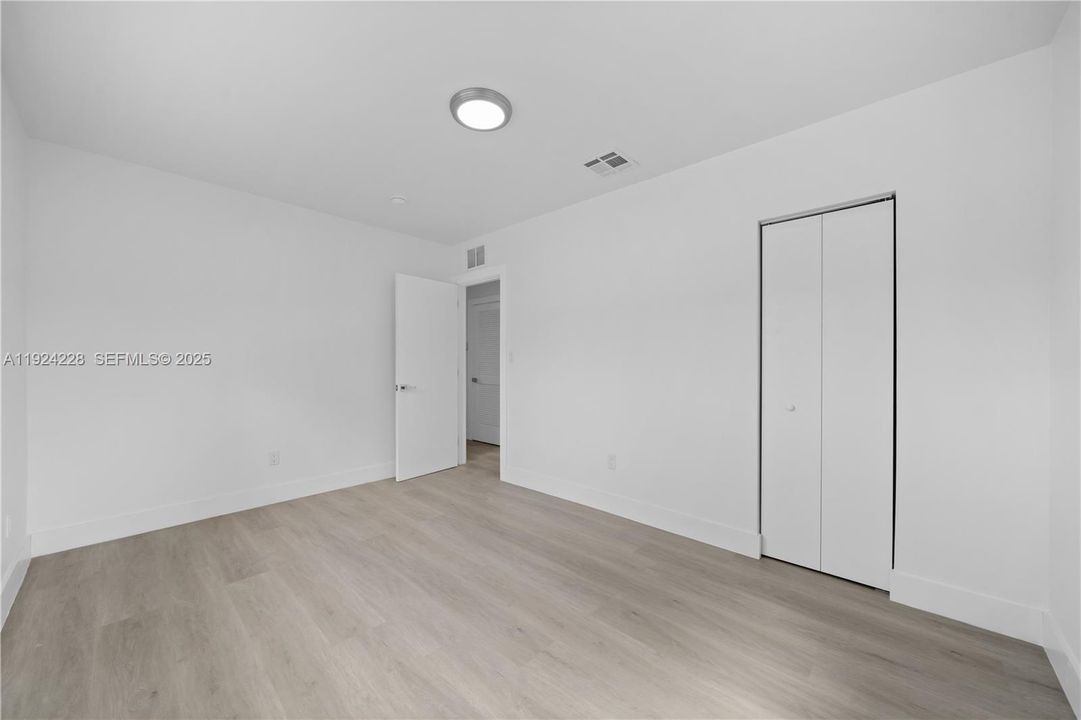 В аренду: $3,990 (6 спален, 3 ванн, 2329 Квадратных фут)