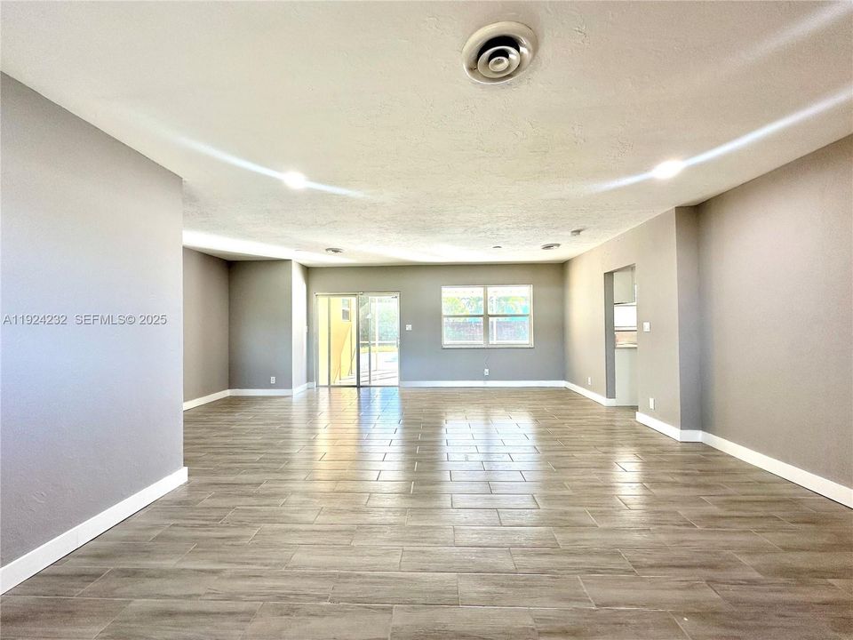 For Rent: $3,700 (3 beds, 2 baths, 1628 Square Feet)