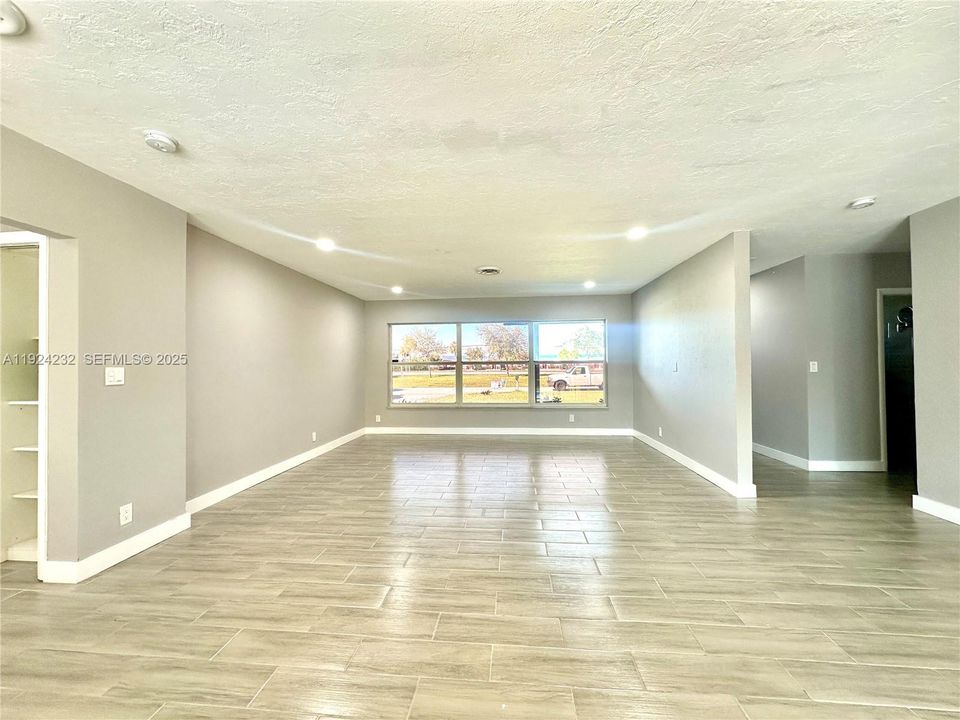 For Rent: $3,700 (3 beds, 2 baths, 1628 Square Feet)