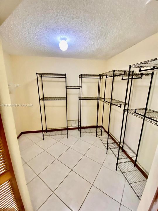 На продажу: $830,000 (3 спален, 2 ванн, 2669 Квадратных фут)