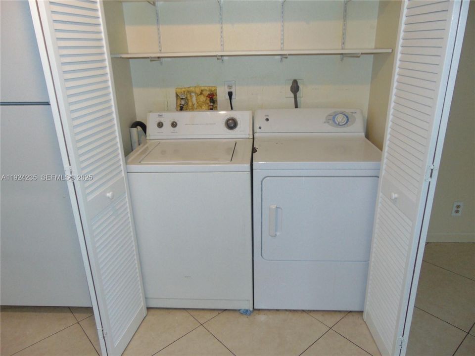 For Rent: $2,700 (3 beds, 2 baths, 1630 Square Feet)