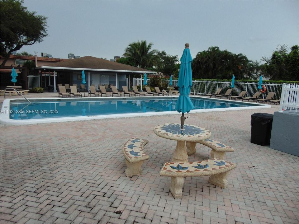 For Rent: $2,700 (3 beds, 2 baths, 1630 Square Feet)