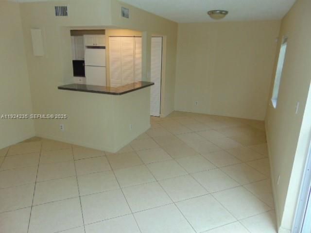 For Rent: $2,700 (3 beds, 2 baths, 1630 Square Feet)
