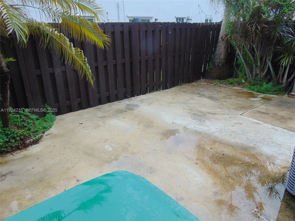 For Rent: $2,700 (3 beds, 2 baths, 1630 Square Feet)