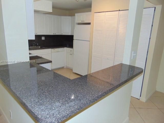 For Rent: $2,700 (3 beds, 2 baths, 1630 Square Feet)