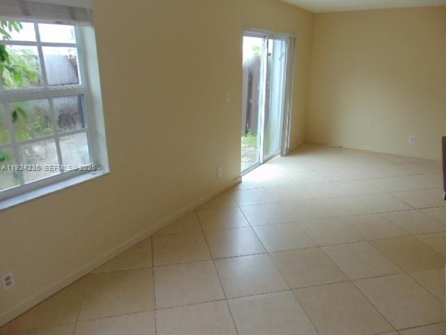 For Rent: $2,700 (3 beds, 2 baths, 1630 Square Feet)