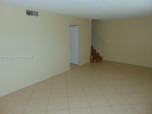 For Rent: $2,700 (3 beds, 2 baths, 1630 Square Feet)
