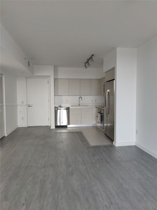 For Rent: $2,750 (1 beds, 1 baths, 616 Square Feet)