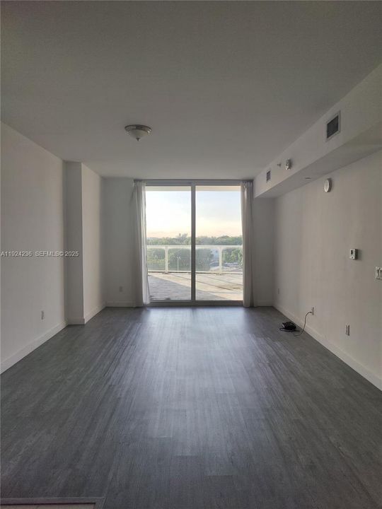 For Rent: $2,750 (1 beds, 1 baths, 616 Square Feet)