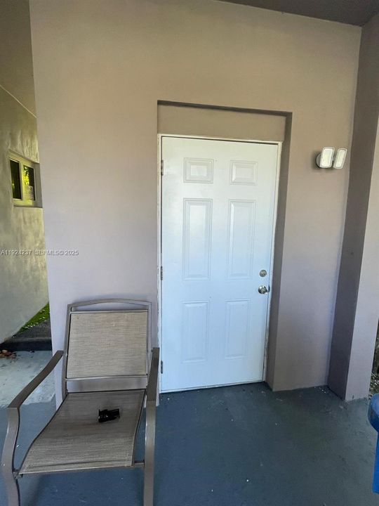 For Rent: $4,000 (3 beds, 2 baths, 1050 Square Feet)