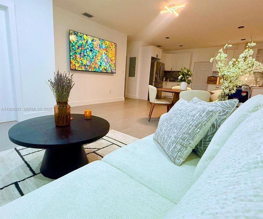 For Rent: $4,000 (3 beds, 2 baths, 1050 Square Feet)