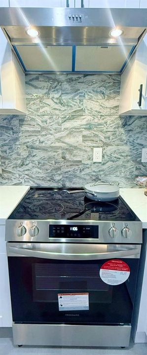 For Rent: $4,000 (3 beds, 2 baths, 1050 Square Feet)