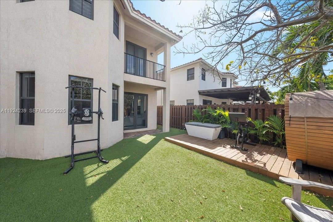 For Sale: $1,135,000 (5 beds, 4 baths, 3010 Square Feet)