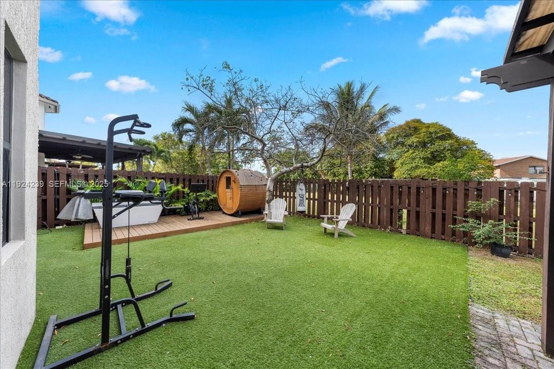 For Sale: $1,135,000 (5 beds, 4 baths, 3010 Square Feet)