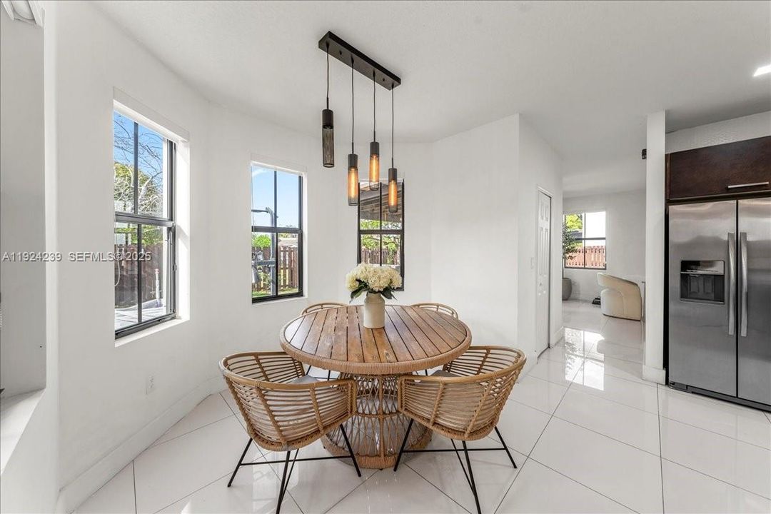 For Sale: $1,135,000 (5 beds, 4 baths, 3010 Square Feet)