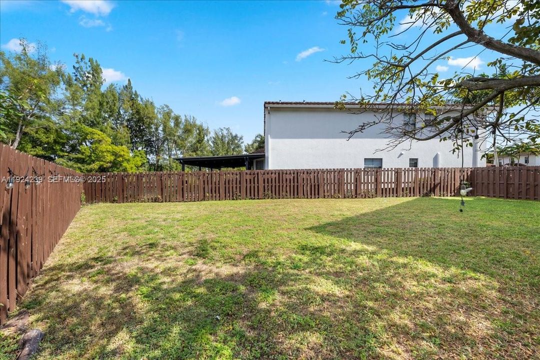 For Sale: $1,135,000 (5 beds, 4 baths, 3010 Square Feet)