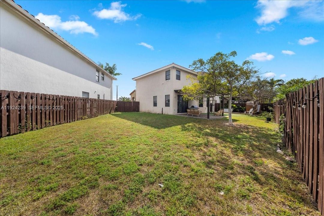 For Sale: $1,135,000 (5 beds, 4 baths, 3010 Square Feet)