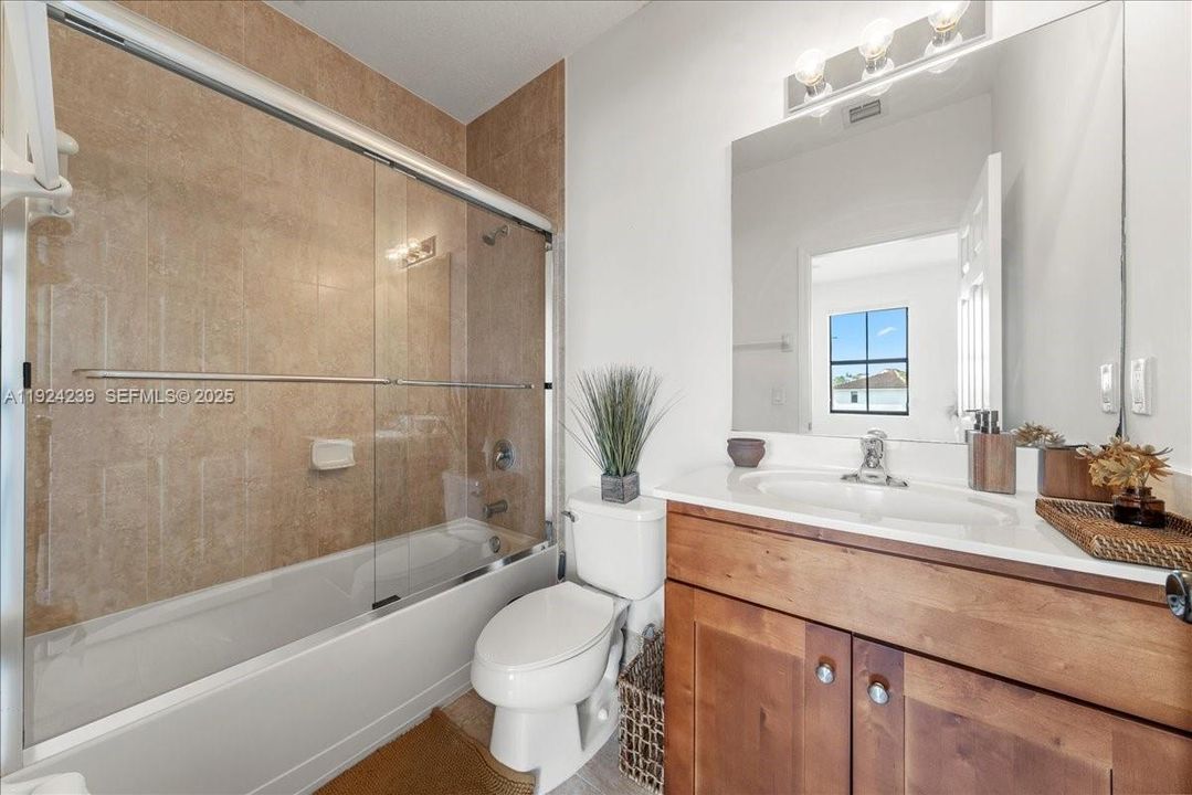 For Sale: $1,135,000 (5 beds, 4 baths, 3010 Square Feet)