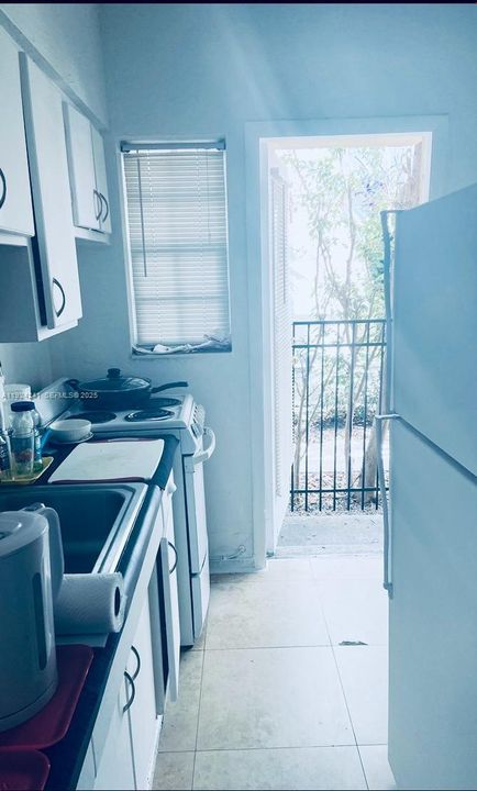 В аренду: $1,550 (0 спален, 1 ванн, 400 Квадратных фут)