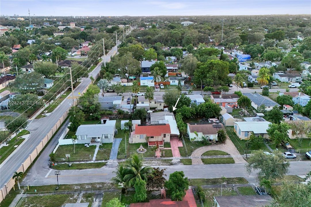 На продажу: $570,000 (4 спален, 2 ванн, 1847 Квадратных фут)