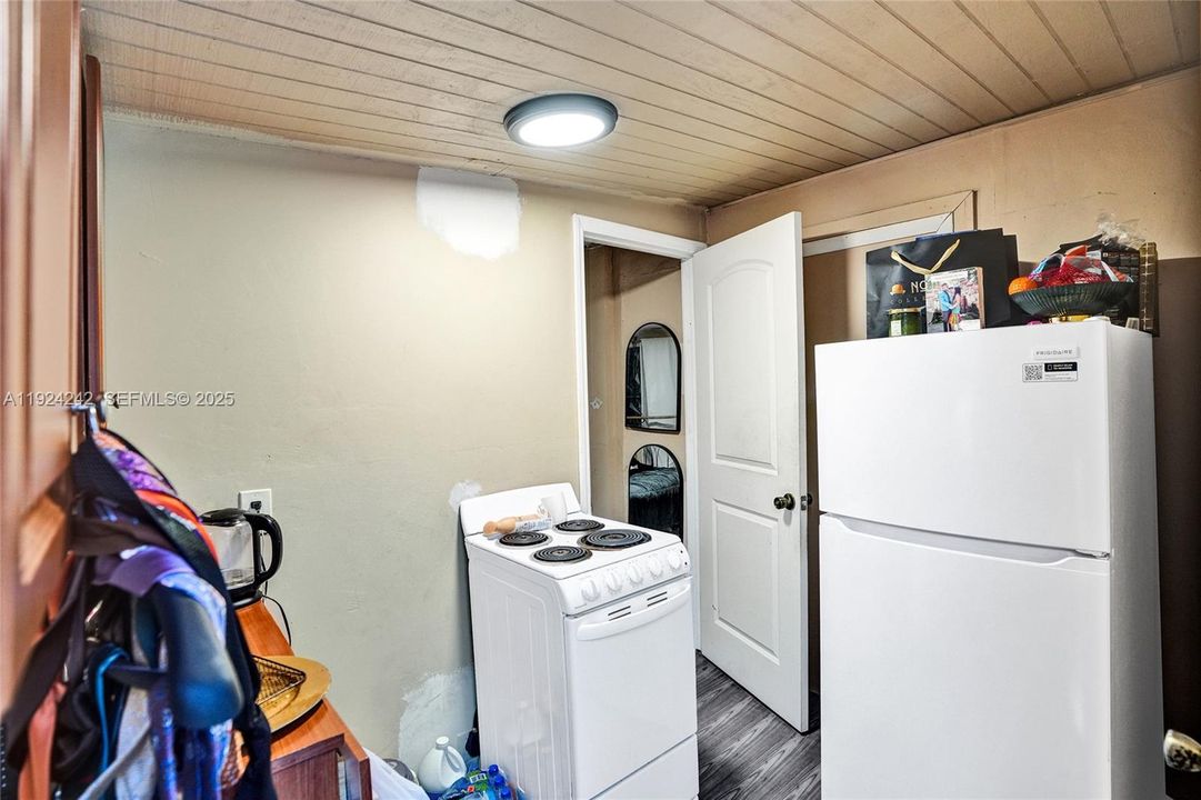 На продажу: $570,000 (4 спален, 2 ванн, 1847 Квадратных фут)