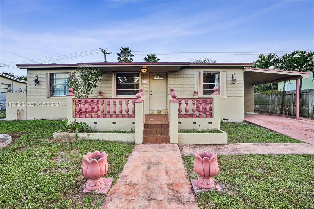 На продажу: $570,000 (4 спален, 2 ванн, 1847 Квадратных фут)