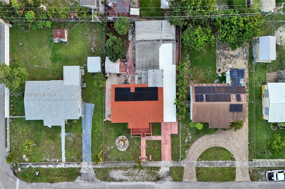 На продажу: $570,000 (4 спален, 2 ванн, 1847 Квадратных фут)