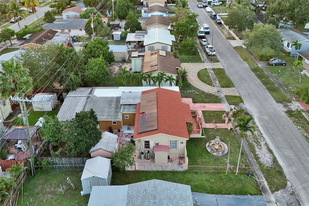 На продажу: $570,000 (4 спален, 2 ванн, 1847 Квадратных фут)