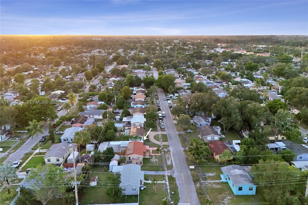 На продажу: $570,000 (4 спален, 2 ванн, 1847 Квадратных фут)