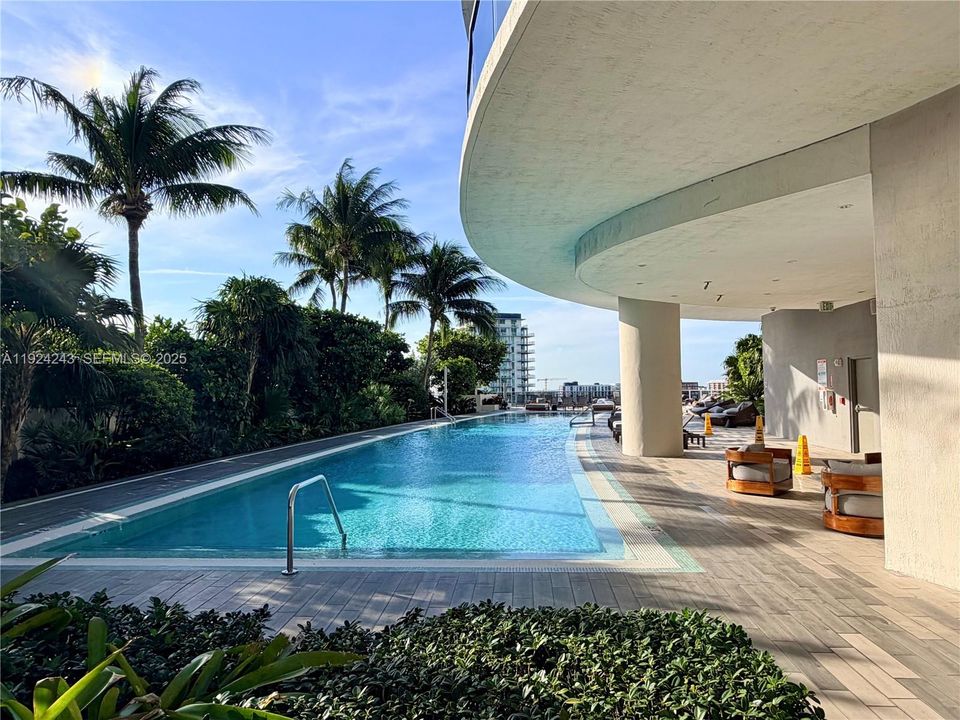 В аренду: $7,100 (3 спален, 3 ванн, 1592 Квадратных фут)