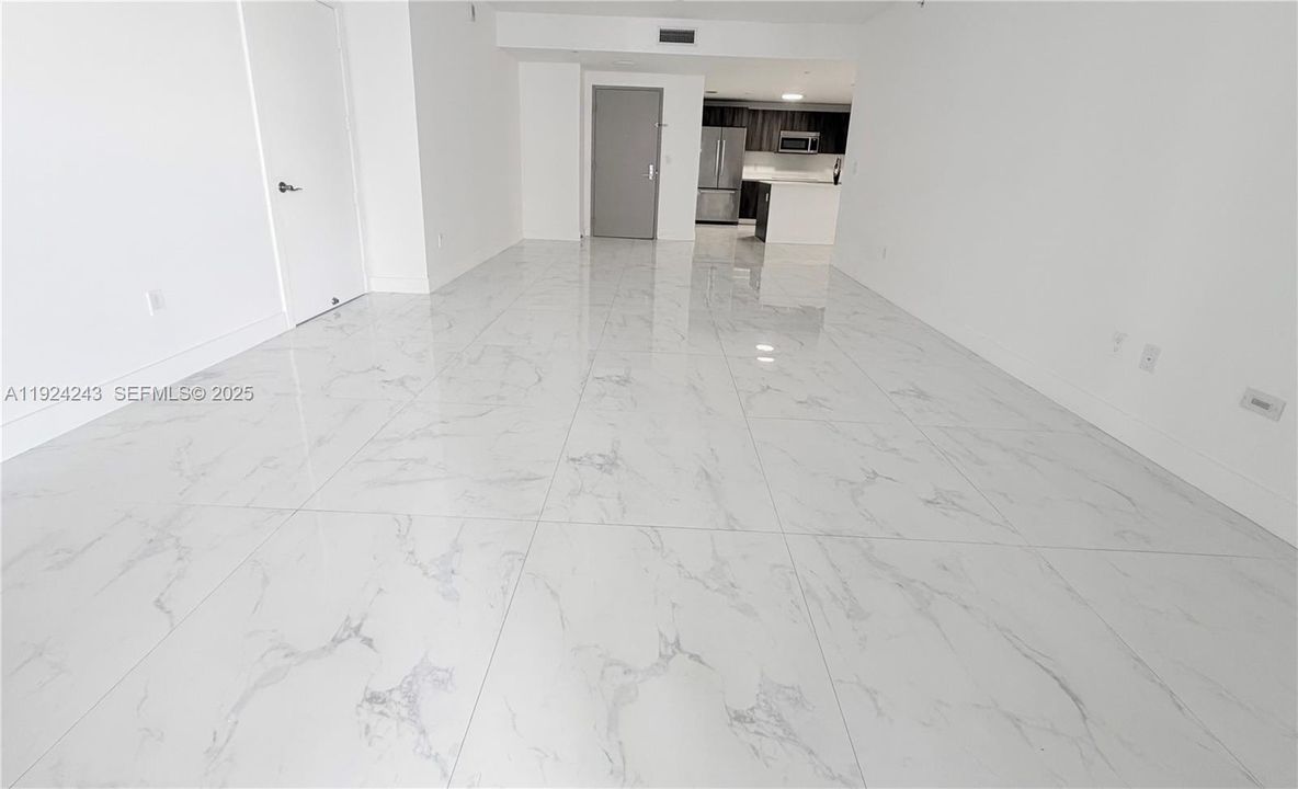 В аренду: $7,100 (3 спален, 3 ванн, 1592 Квадратных фут)