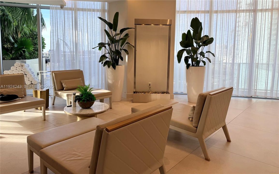 В аренду: $7,100 (3 спален, 3 ванн, 1592 Квадратных фут)