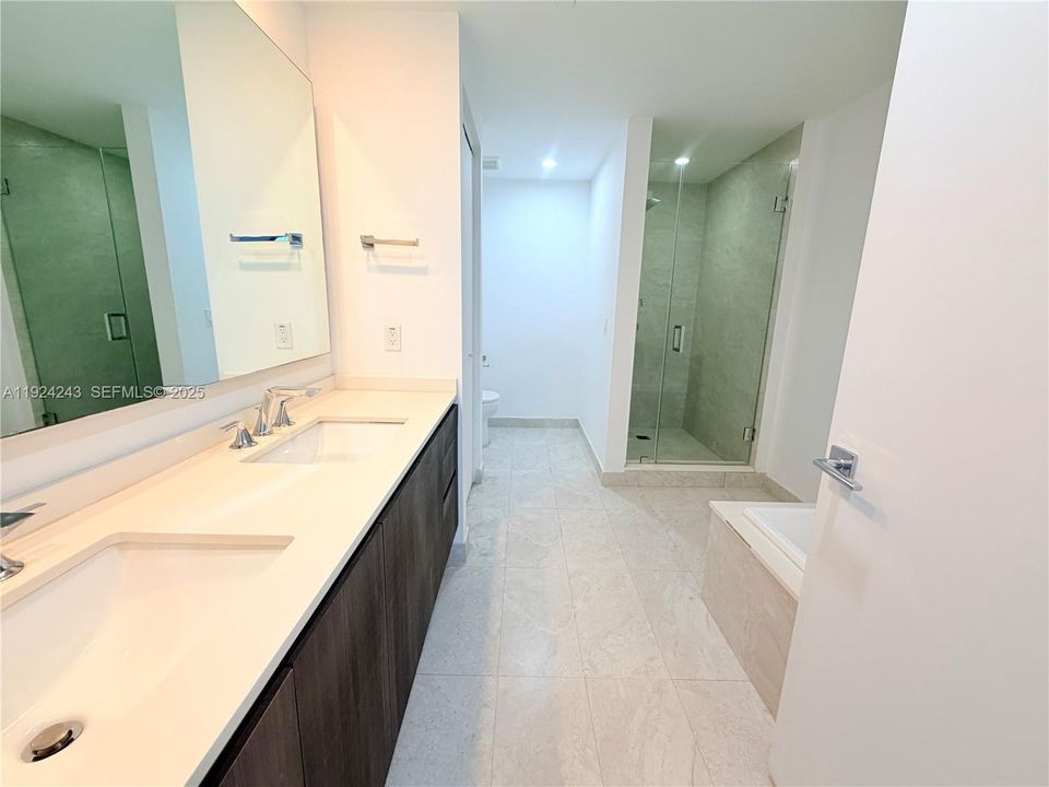 В аренду: $7,100 (3 спален, 3 ванн, 1592 Квадратных фут)