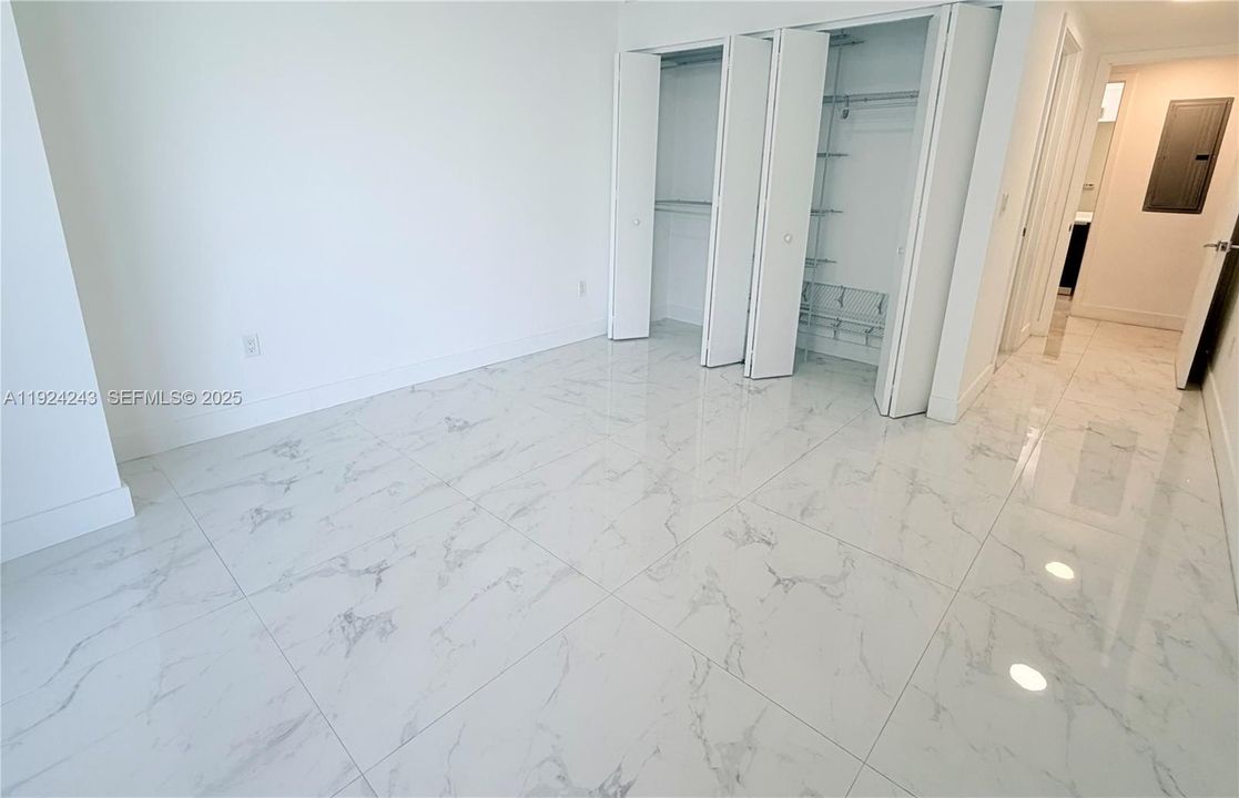 В аренду: $7,100 (3 спален, 3 ванн, 1592 Квадратных фут)