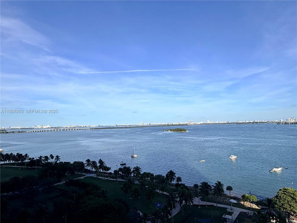 В аренду: $7,100 (3 спален, 3 ванн, 1592 Квадратных фут)