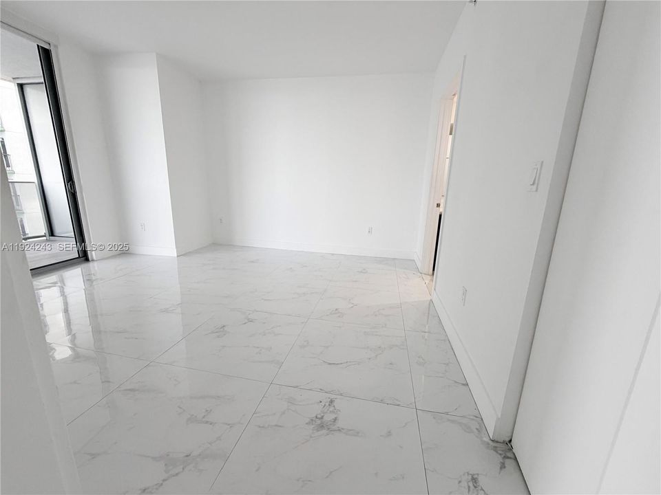 В аренду: $7,100 (3 спален, 3 ванн, 1592 Квадратных фут)