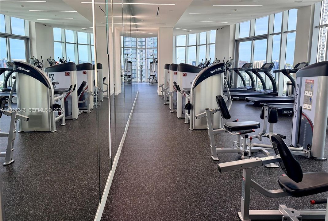 В аренду: $7,100 (3 спален, 3 ванн, 1592 Квадратных фут)