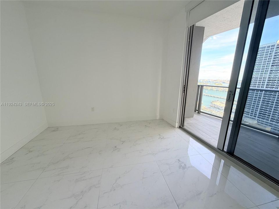 В аренду: $7,100 (3 спален, 3 ванн, 1592 Квадратных фут)