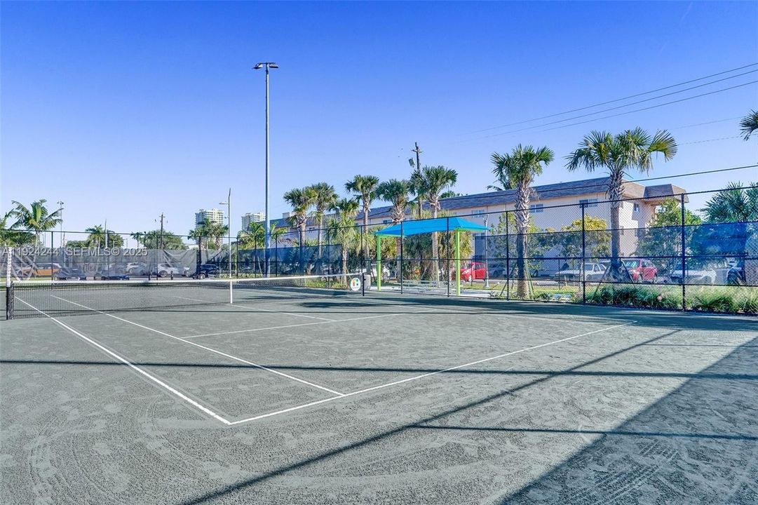 En Venta: $250,000 (2 camas, 2 baños, 1000 Pies cuadrados)