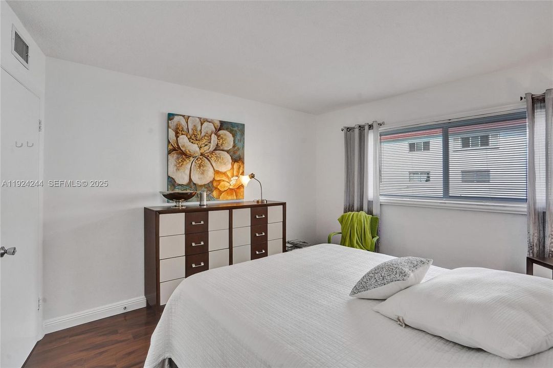 En Venta: $250,000 (2 camas, 2 baños, 1000 Pies cuadrados)