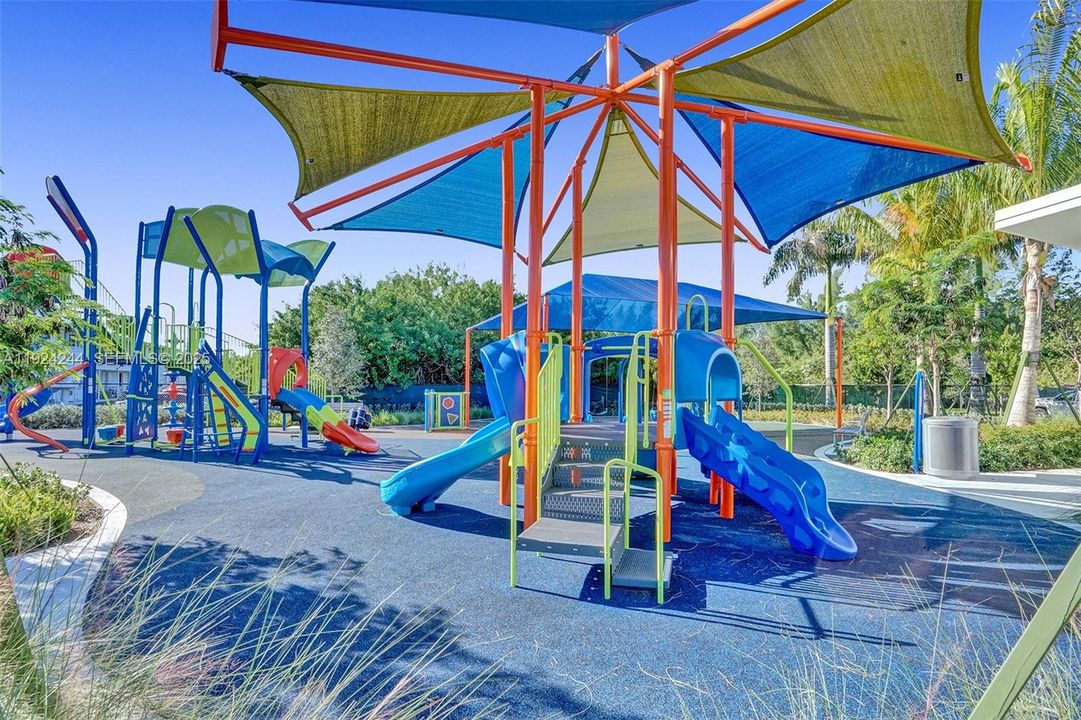 En Venta: $250,000 (2 camas, 2 baños, 1000 Pies cuadrados)