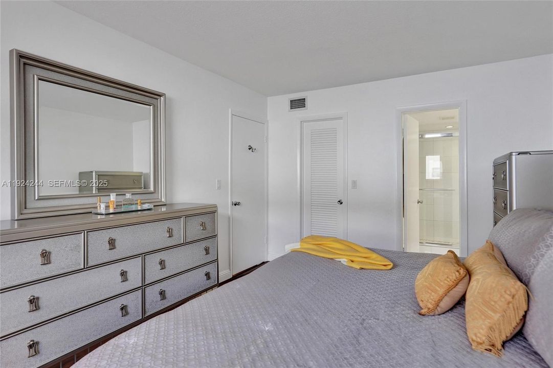 En Venta: $250,000 (2 camas, 2 baños, 1000 Pies cuadrados)