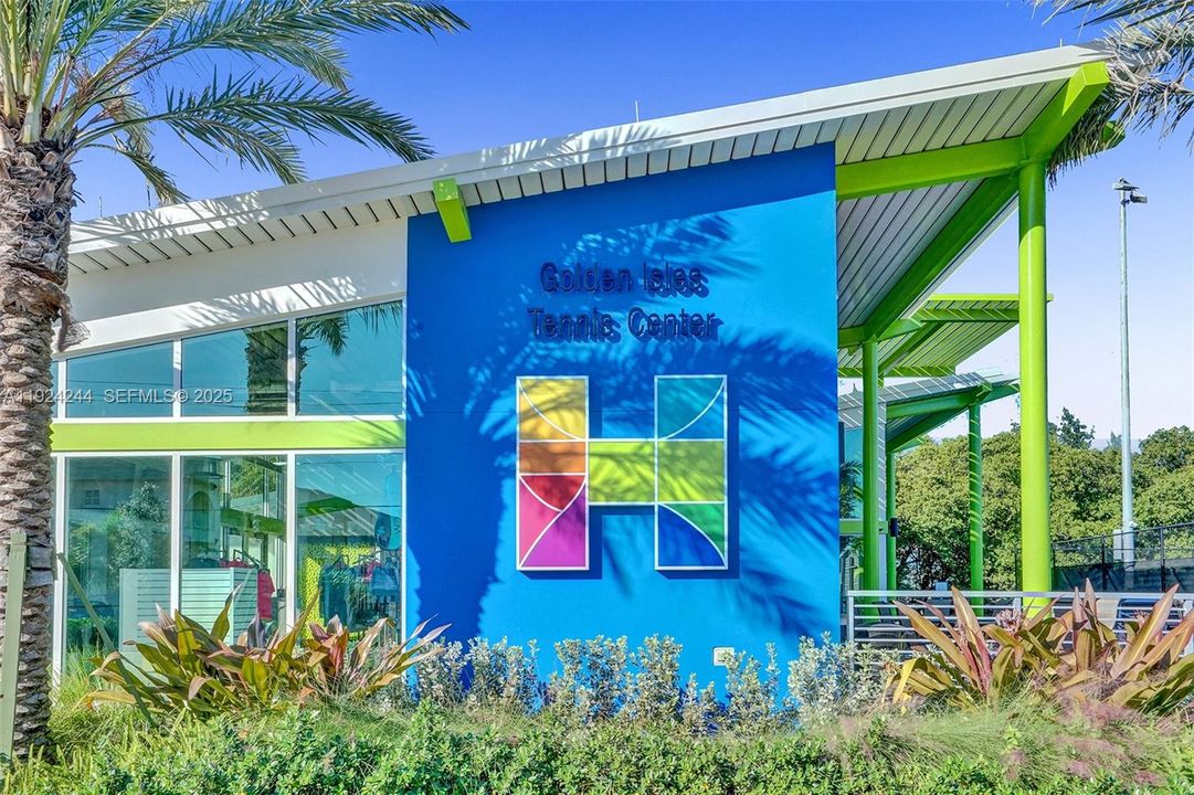 En Venta: $250,000 (2 camas, 2 baños, 1000 Pies cuadrados)